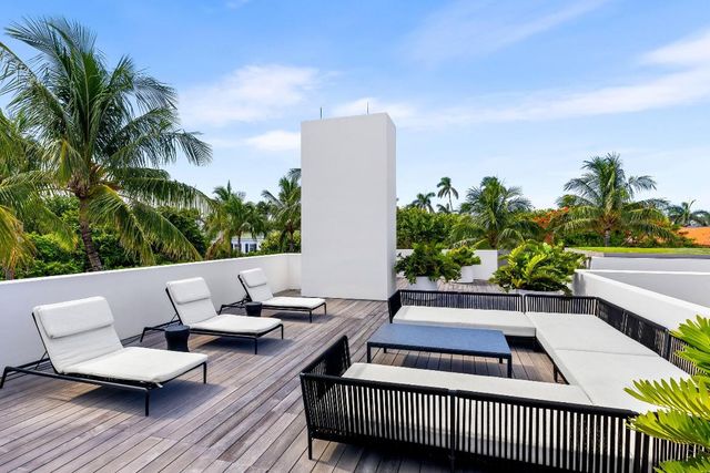 241 Jungle Road, Palm Beach, FL 33480