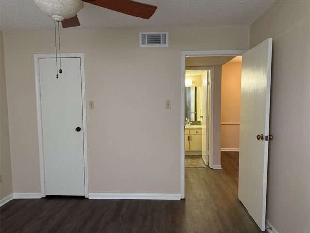 2120 El Paseo Street 2406, Houston, TX 77054