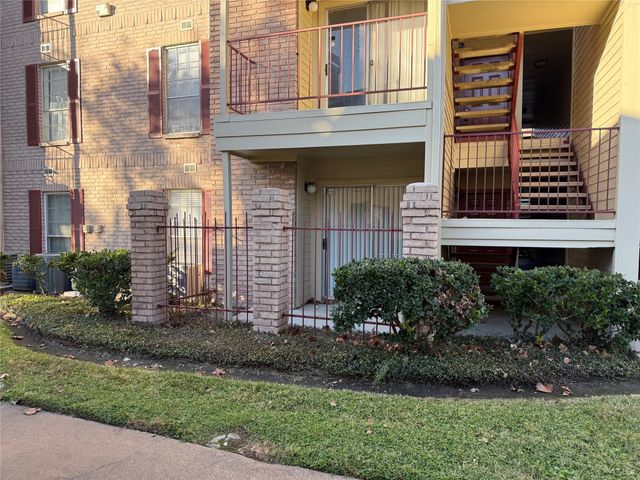 2120 El Paseo Street 2406, Houston, TX 77054