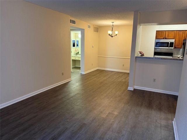 2120 El Paseo Street 2406, Houston, TX 77054