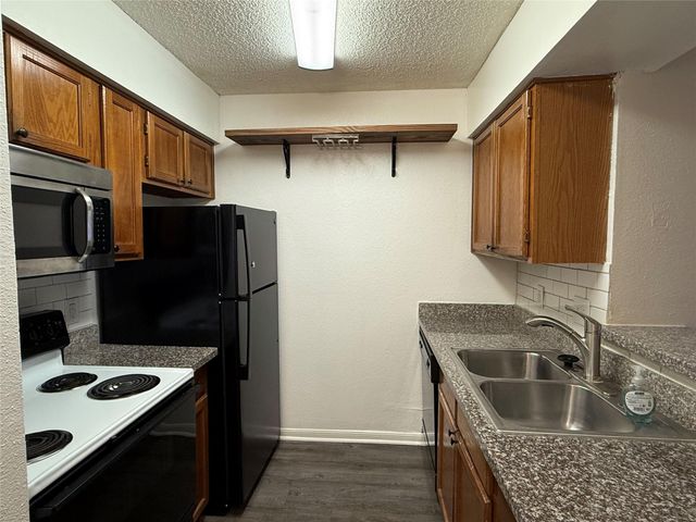 2120 El Paseo Street 2406, Houston, TX 77054