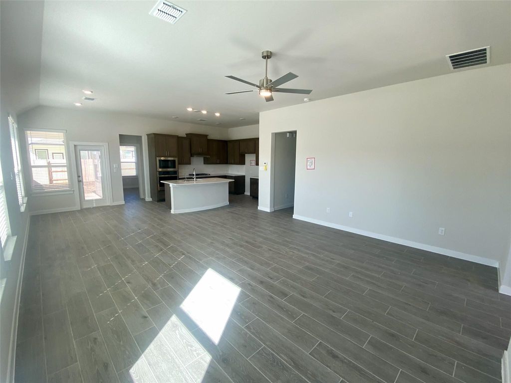 162 Paul Pena DR, San Marcos, TX 78666