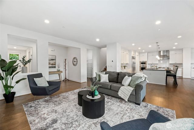 4728 165th Place NE, Redmond, WA 98052