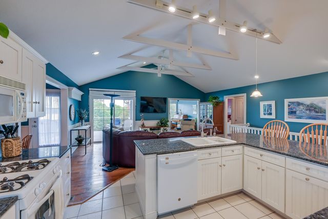 763 Glenview Drive, Howard, OH 43028