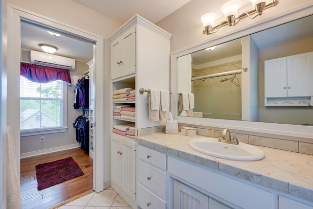 763 Glenview Drive, Howard, OH 43028