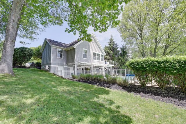 763 Glenview Drive, Howard, OH 43028