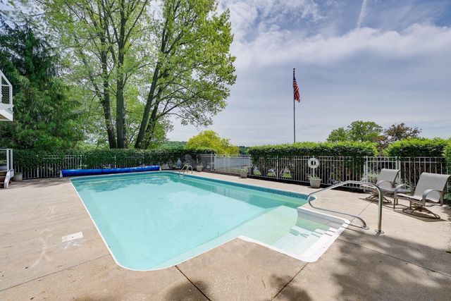 763 Glenview Drive, Howard, OH 43028
