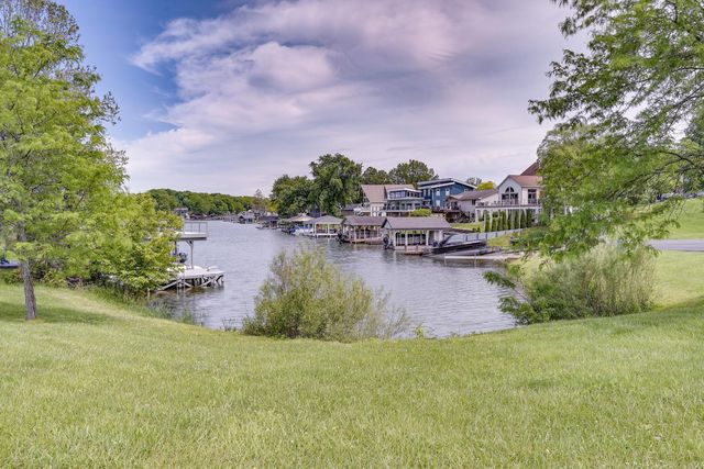 763 Glenview Drive, Howard, OH 43028
