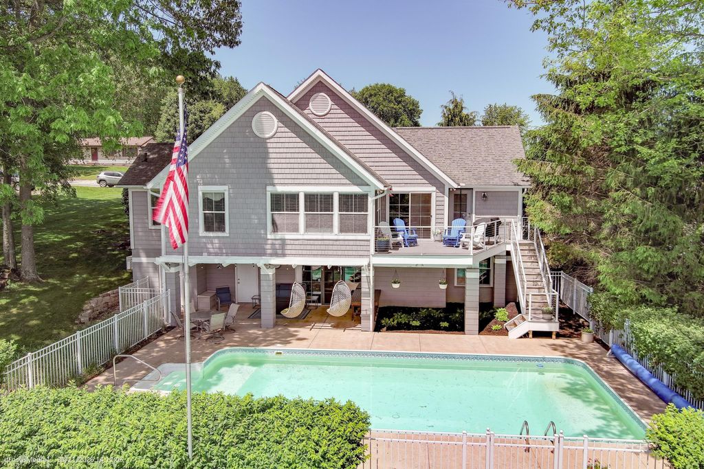 763 Glenview Drive, Howard, OH 43028