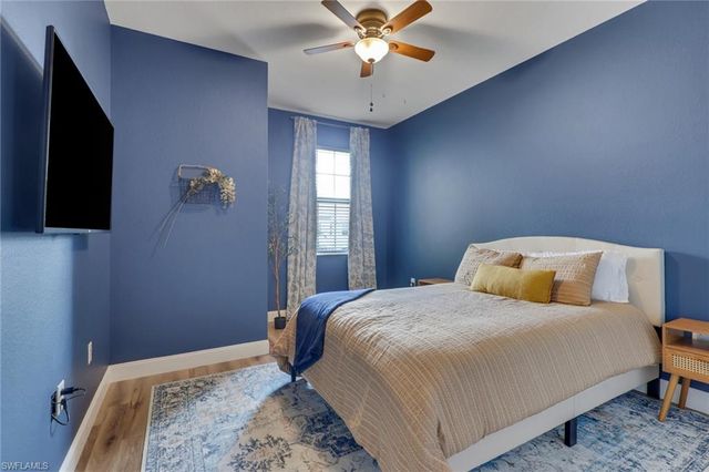 2704 Blossom WAY, Naples, FL 34120