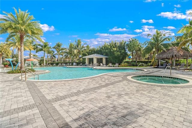 2704 Blossom WAY, Naples, FL 34120