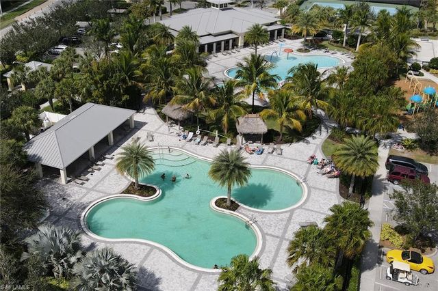 2704 Blossom WAY, Naples, FL 34120