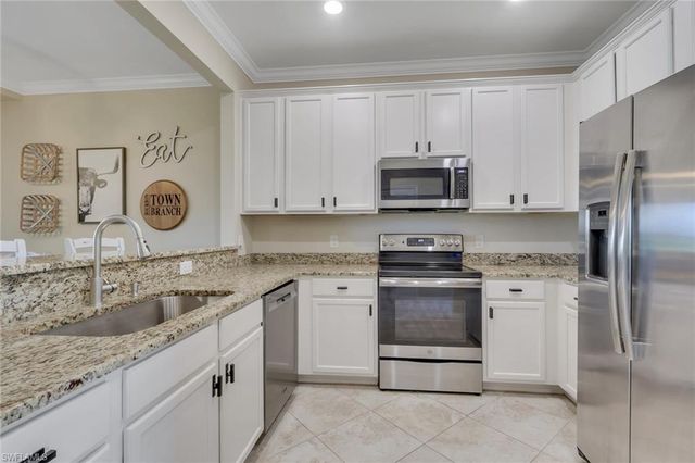 2704 Blossom WAY, Naples, FL 34120