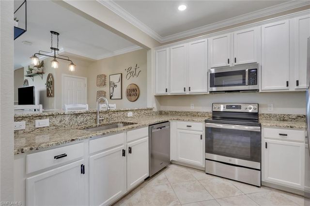 2704 Blossom WAY, Naples, FL 34120