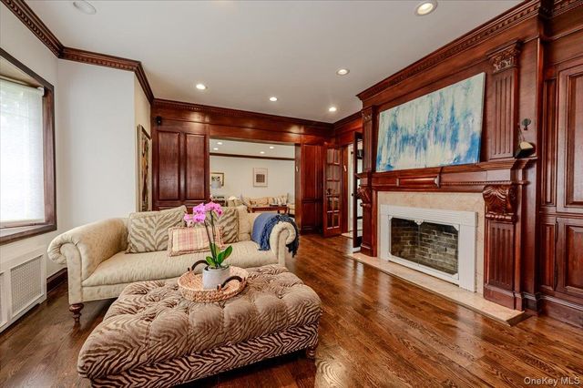 119 Pine Street, Woodmere, NY 11598