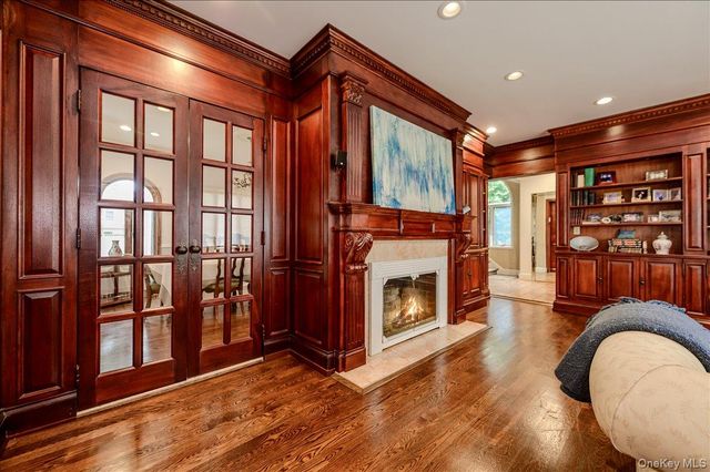 119 Pine Street, Woodmere, NY 11598