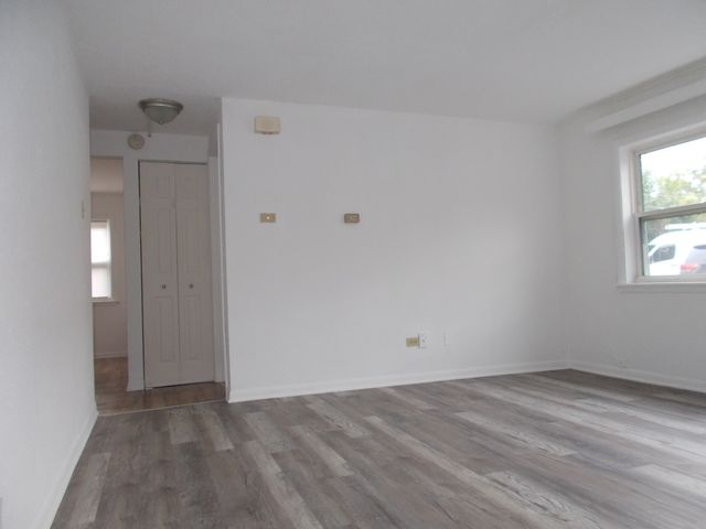 10811 S Lloyd Drive 2, Worth, IL 60482