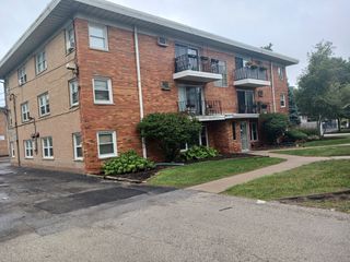 10811 S Lloyd Drive 2, Worth, IL 60482
