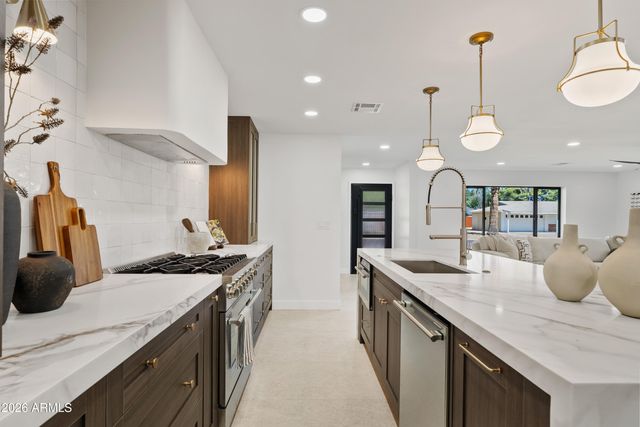 4534 N 30TH Place, Phoenix, AZ 85016