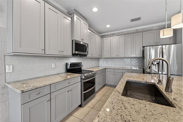 8108 MUDDY PINES PLACE 8108, Tampa, FL 33635