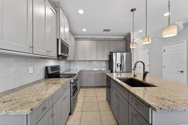 8108 MUDDY PINES PLACE 8108, Tampa, FL 33635
