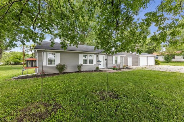 18710 S Mullen Drive, Belton, MO 64012