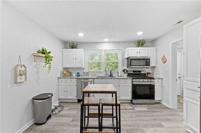 18710 S Mullen Drive, Belton, MO 64012