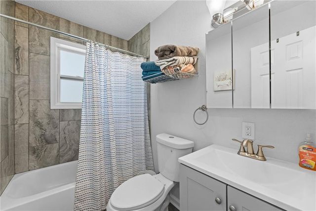 18710 S Mullen Drive, Belton, MO 64012
