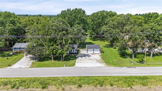 18710 S Mullen Drive, Belton, MO 64012