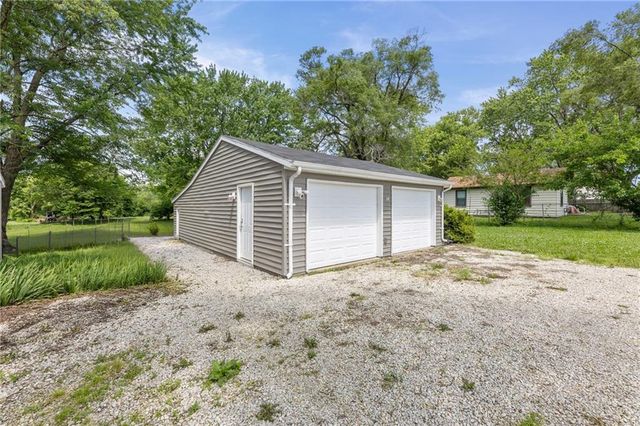 18710 S Mullen Drive, Belton, MO 64012