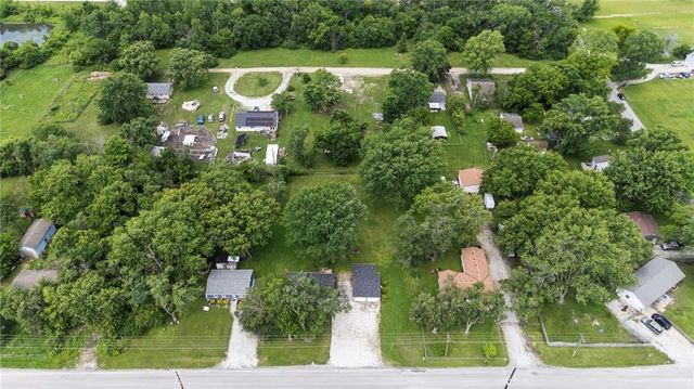 18710 S Mullen Drive, Belton, MO 64012