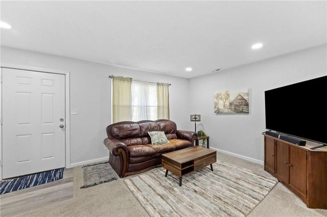 18710 S Mullen Drive, Belton, MO 64012