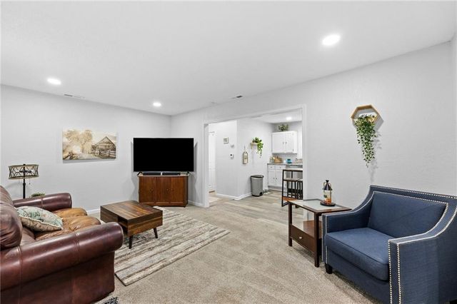 18710 S Mullen Drive, Belton, MO 64012
