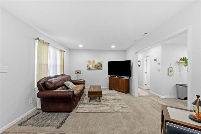 18710 S Mullen Drive, Belton, MO 64012