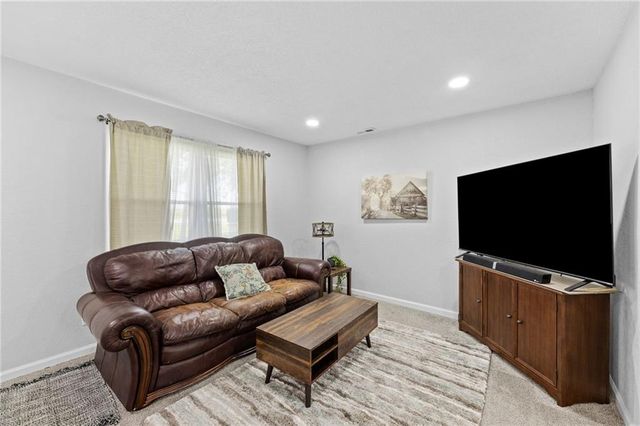 18710 S Mullen Drive, Belton, MO 64012
