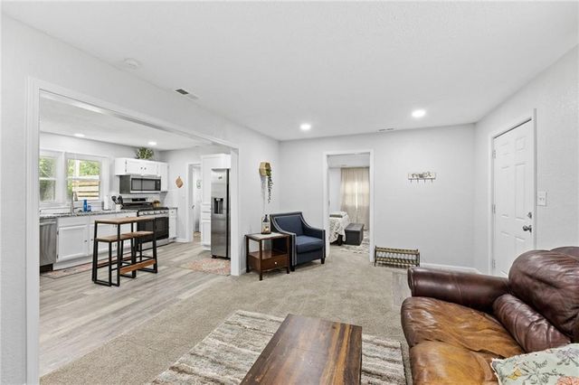 18710 S Mullen Drive, Belton, MO 64012