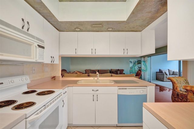 3000 NE 48th Street 206, Fort Lauderdale, FL 33308