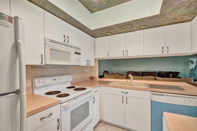 3000 NE 48th Street 206, Fort Lauderdale, FL 33308