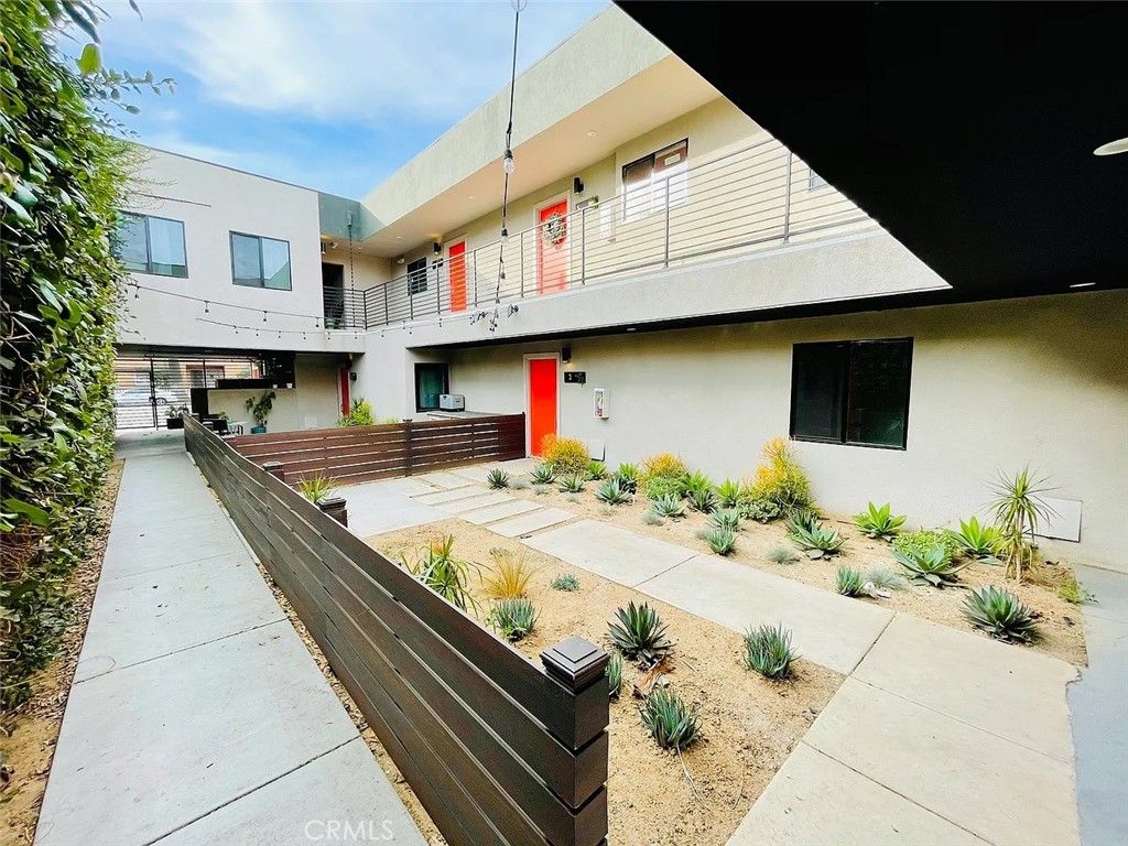 944 Pacific, Long Beach, CA 90813 — photo 2