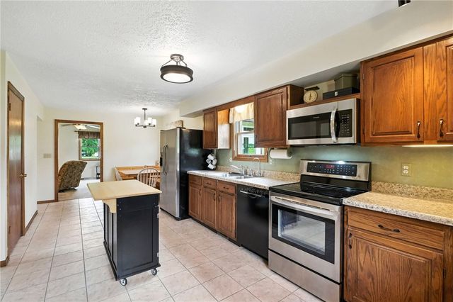 103 Allen Dr, Adams Twp, PA 16046