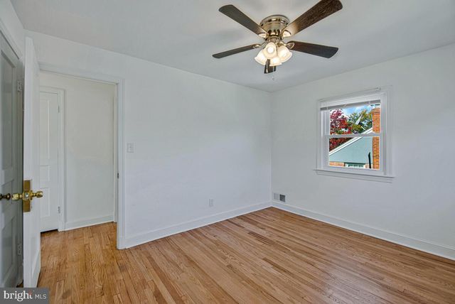 4822 WOODLAWN DR, Hyattsville, MD 20784