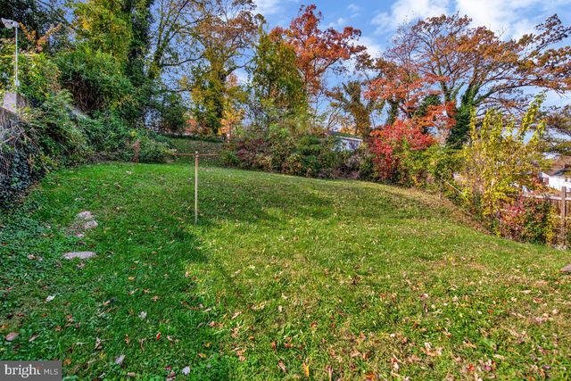 4822 WOODLAWN DR, Hyattsville, MD 20784