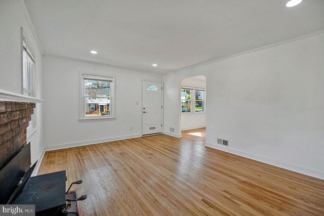 4822 WOODLAWN DR, Hyattsville, MD 20784