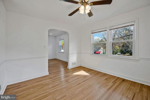 4822 WOODLAWN DR, Hyattsville, MD 20784