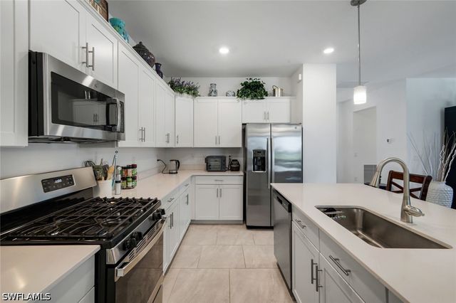 18271 Ridgeline DR, Estero, FL 33928