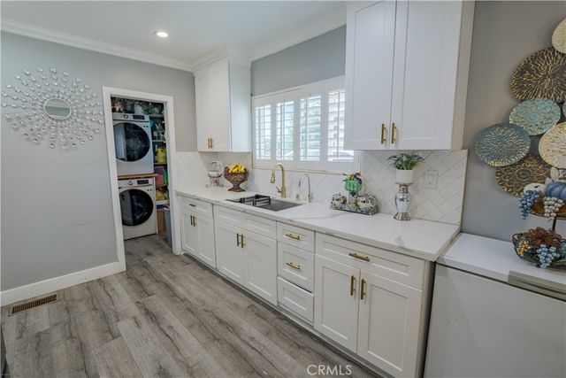 3411 E 2nd St, Los Angeles, CA 90063