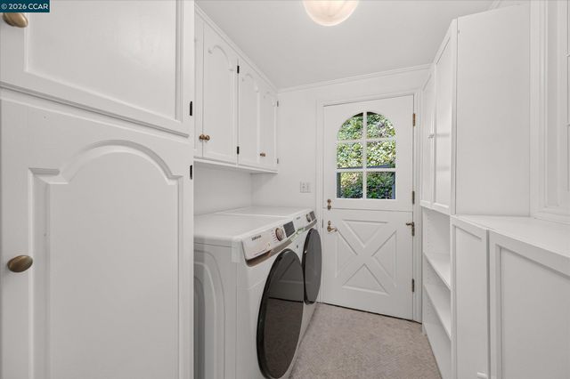 112 Camino Sobrante, Orinda, CA 94563