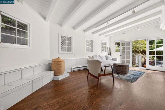 112 Camino Sobrante, Orinda, CA 94563
