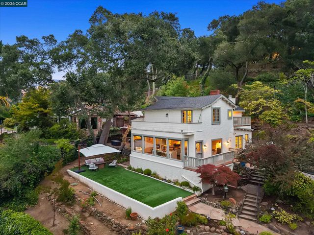 112 Camino Sobrante, Orinda, CA 94563