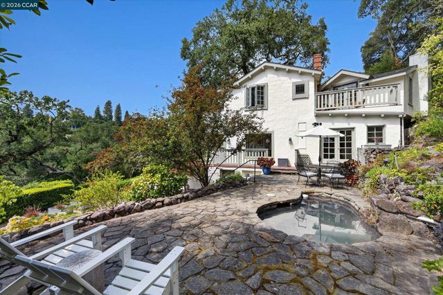 112 Camino Sobrante, Orinda, CA 94563